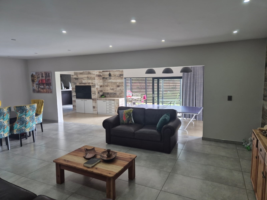 7 Bedroom Property for Sale in Wigwam North West